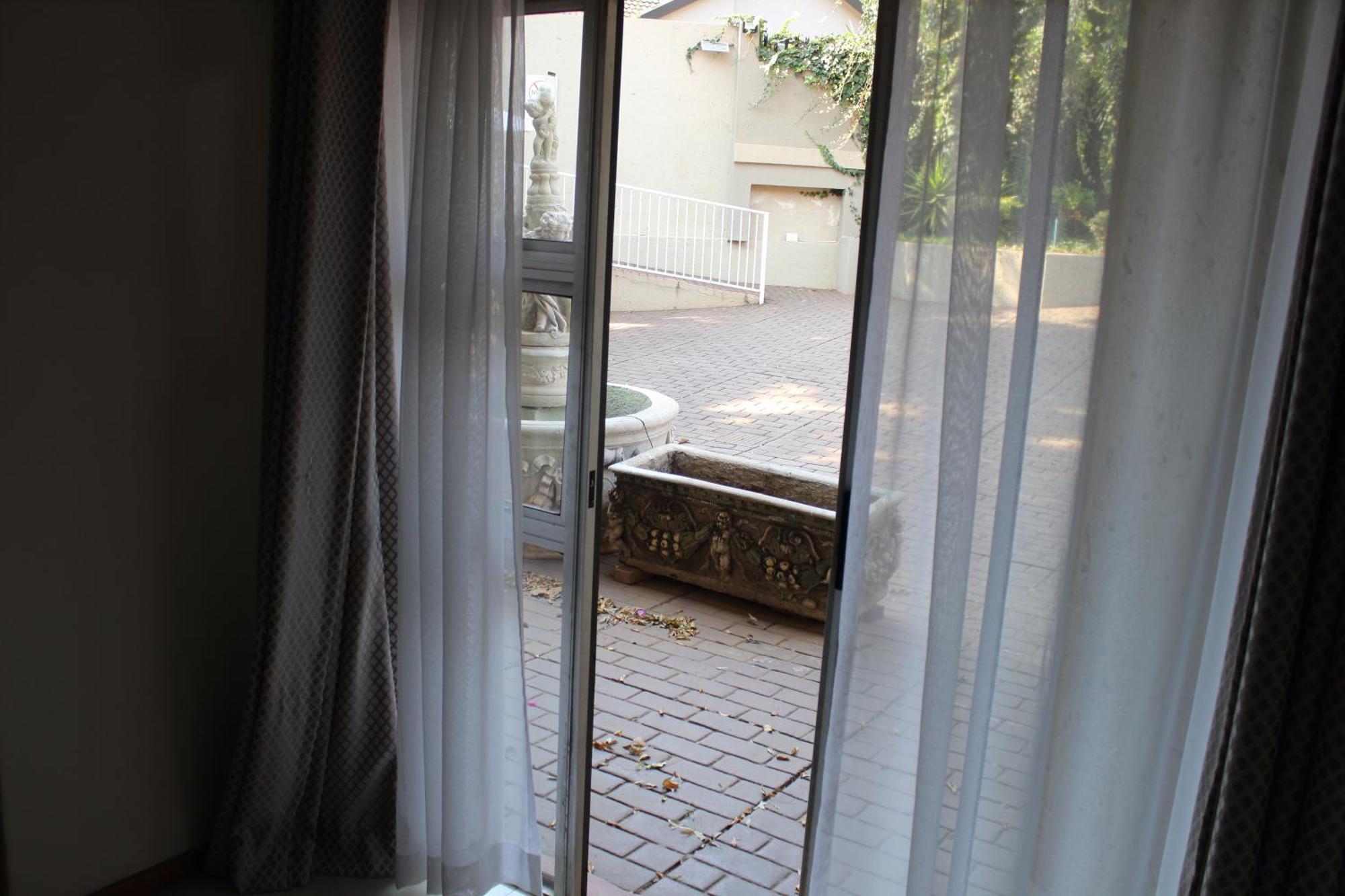 Purple Olive Guest House Претория Экстерьер фото