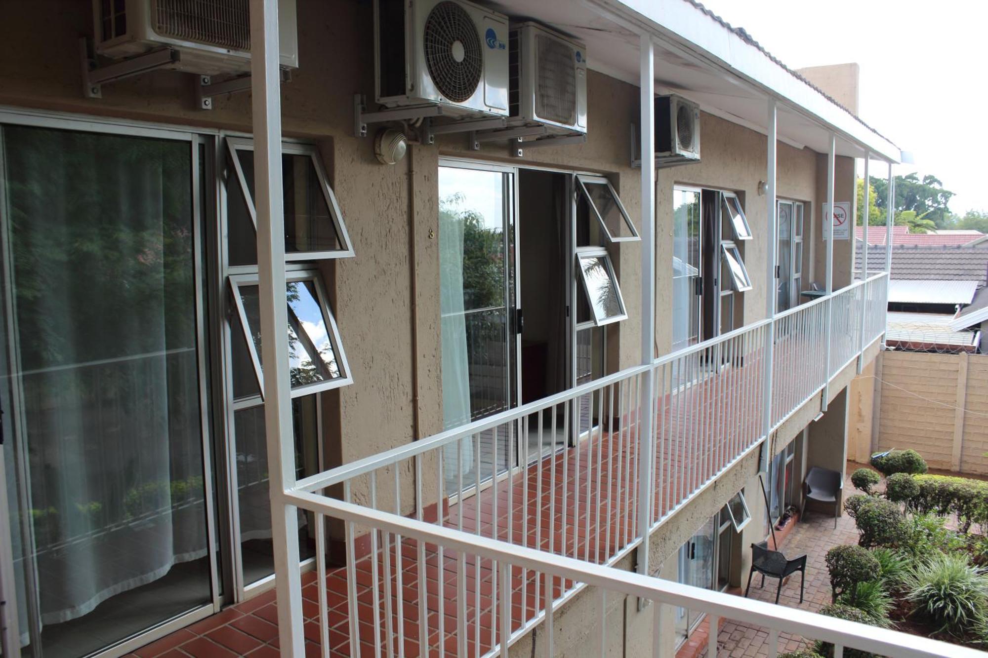 Purple Olive Guest House Претория Экстерьер фото