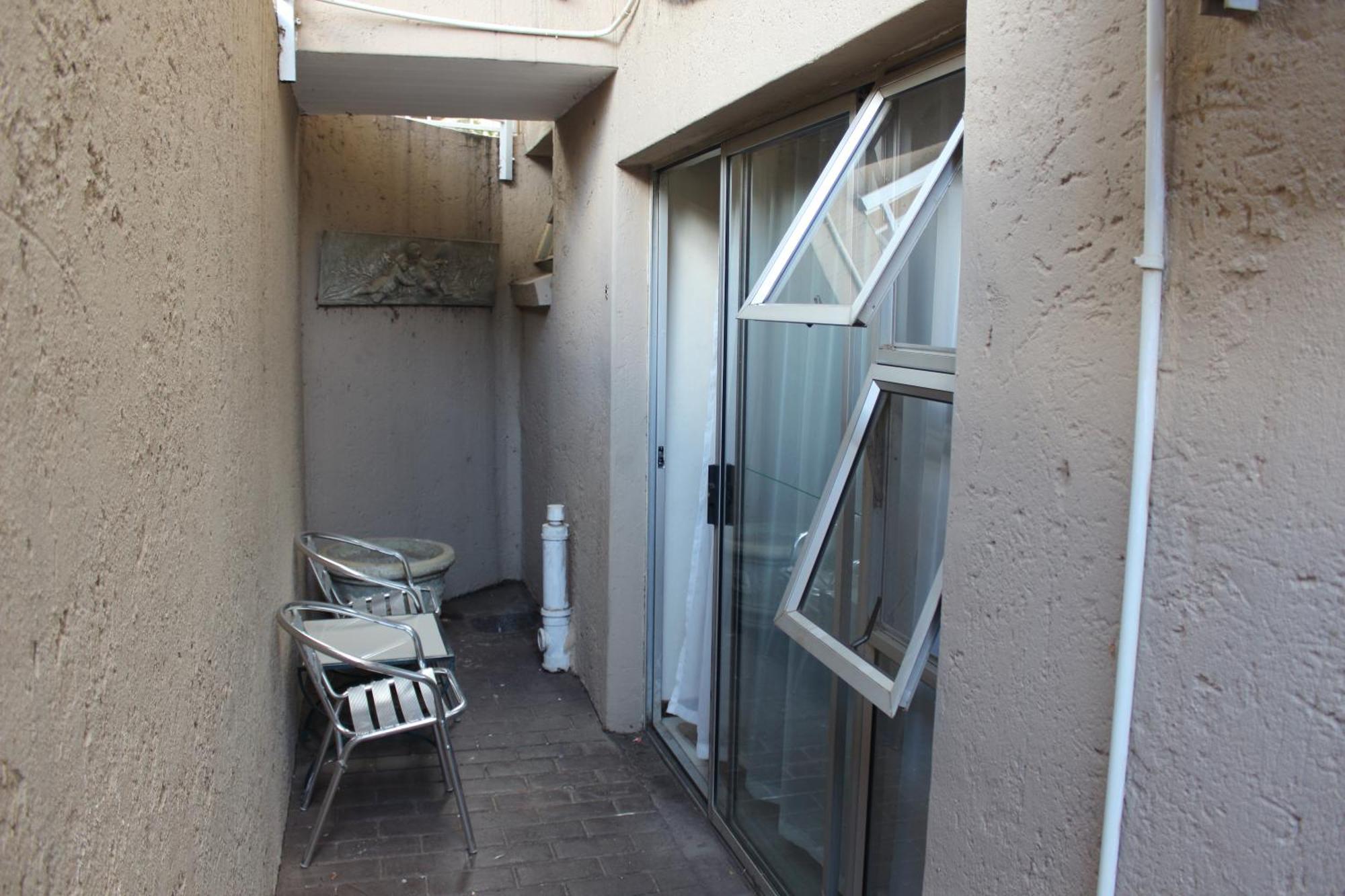 Purple Olive Guest House Претория Экстерьер фото