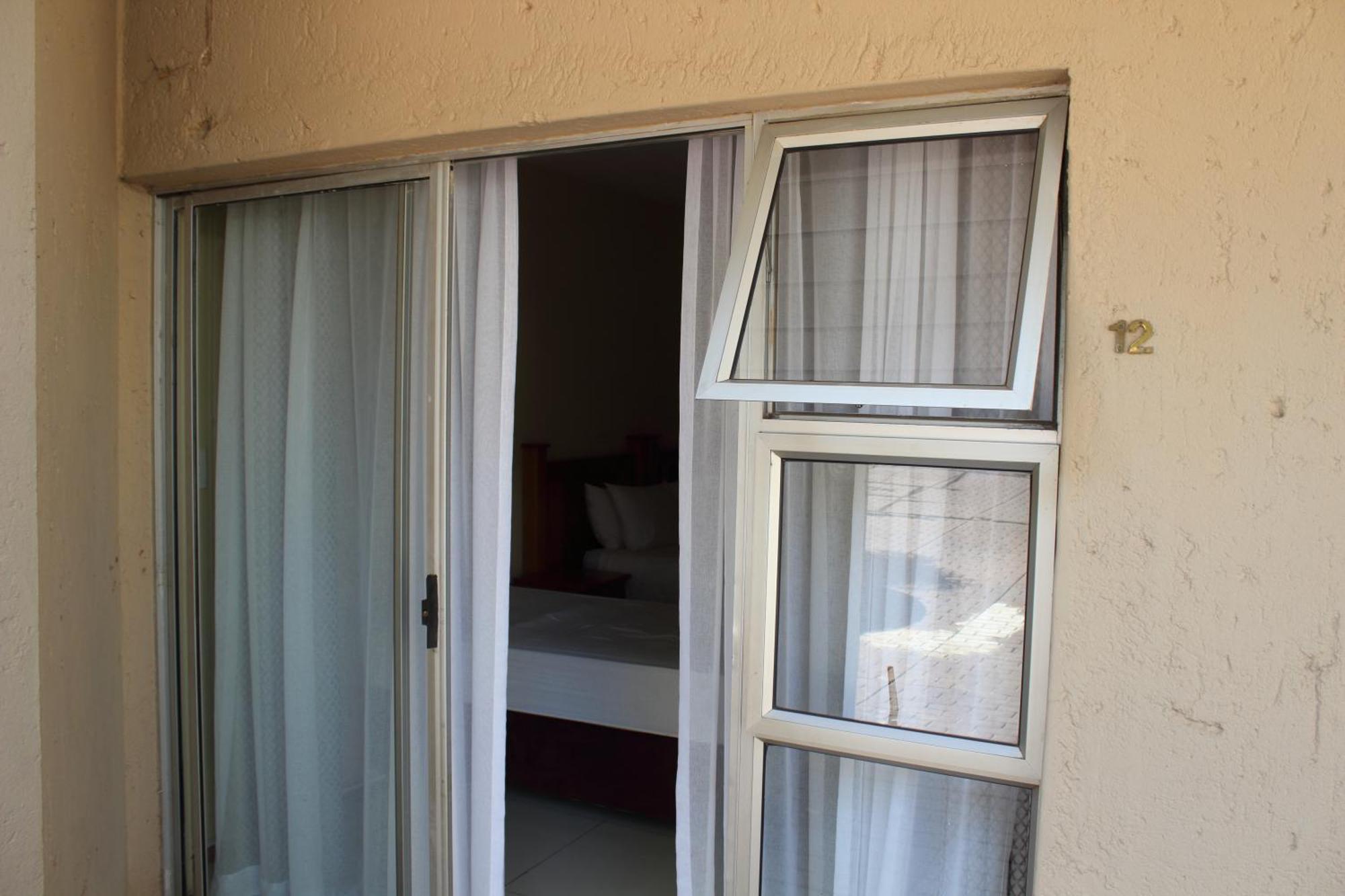 Purple Olive Guest House Претория Экстерьер фото